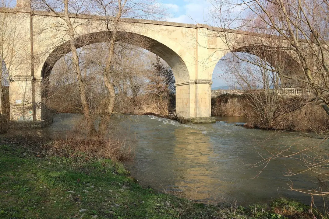  El R&iacute;o Ebro A Su Paso Por Haro (La Rioja).