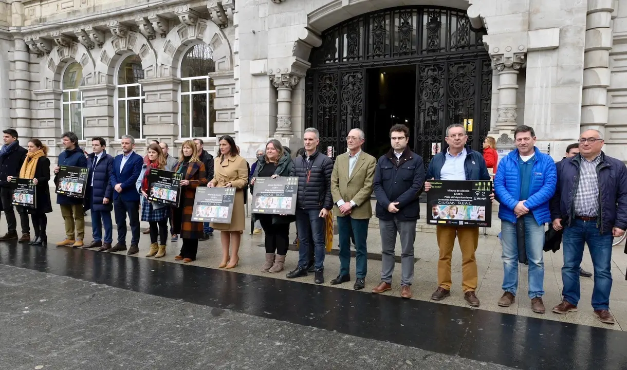 Minuto de silencio por la mujer asesinada en Ciudad Real
