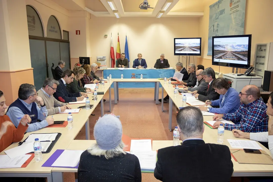 10:00.- Sala Usos M&uacute;ltiples. Planta 1&ordf;. Estaci&oacute;n De Autobuses De Santander.  El Director General De Transportes Y Comunicaciones, Felipe Pi&ntilde;a, Preside La Reuni&oacute;n Del Grupo De Trabajo Sobre La Red Ferroviaria En Cantabria.