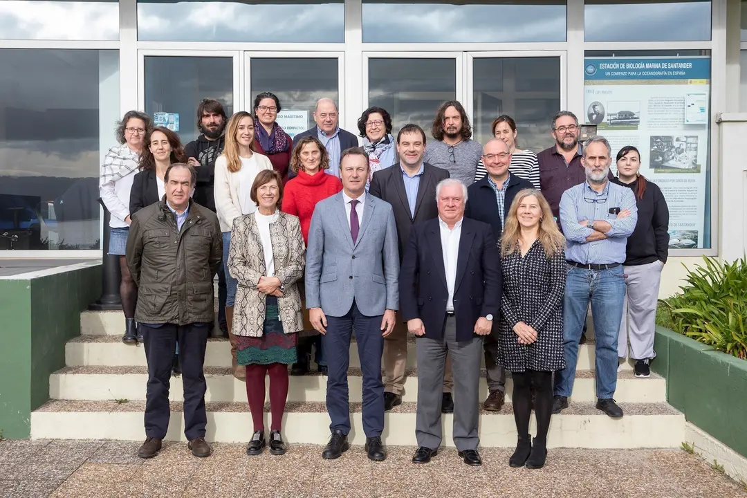El consejero de Desarrollo Rural, Ganader&iacute;a, Pesca, Alimentaci&oacute;n y Medio Ambiente, Guillermo Blanco, visita las instalaciones del Instituto Espa&ntilde;ol de Oceanograf&iacute;a en Santander