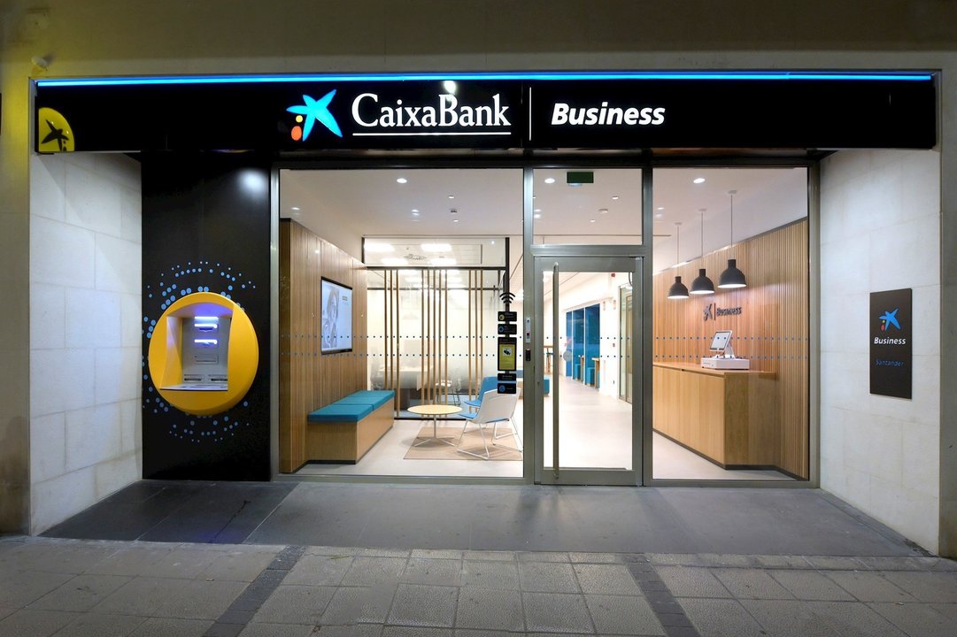 CaixaBank abre el primer centro Business en Cantabria para aproximarse a pymes, comercios y emprendedores, ubicado en la plaza del Príncipe en Santander