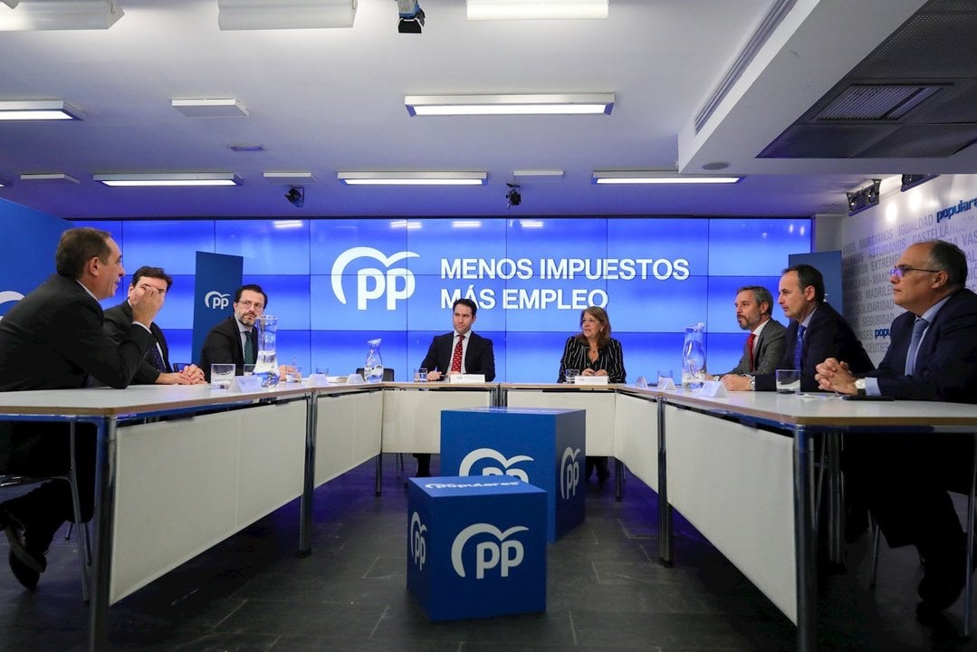 Reunión de consejeros de Hacienda del PP encabezada por Teodoro García-Egea.