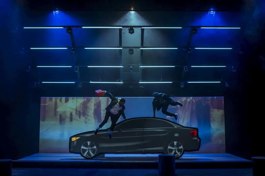 Escena de Gazoline de la Joven Compa&ntilde;&iacute;a