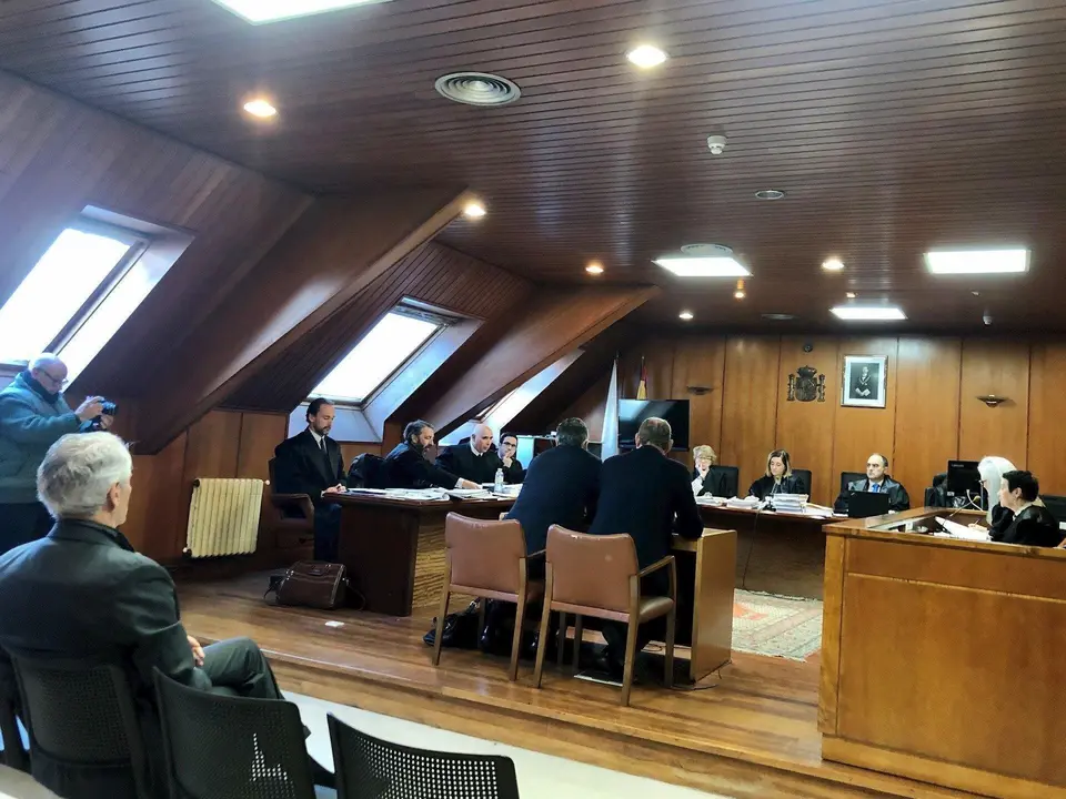 Los administradores concursales declaran en el juicio contra el expresidente del Racing Francisco Pern&iacute;a