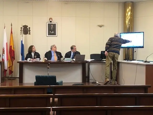 El director de la Escuela Taller de Castro Urdiales, Juantxu Baz&aacute;n, declara como testigo en el juicio de La Loma de Castro Urdiales