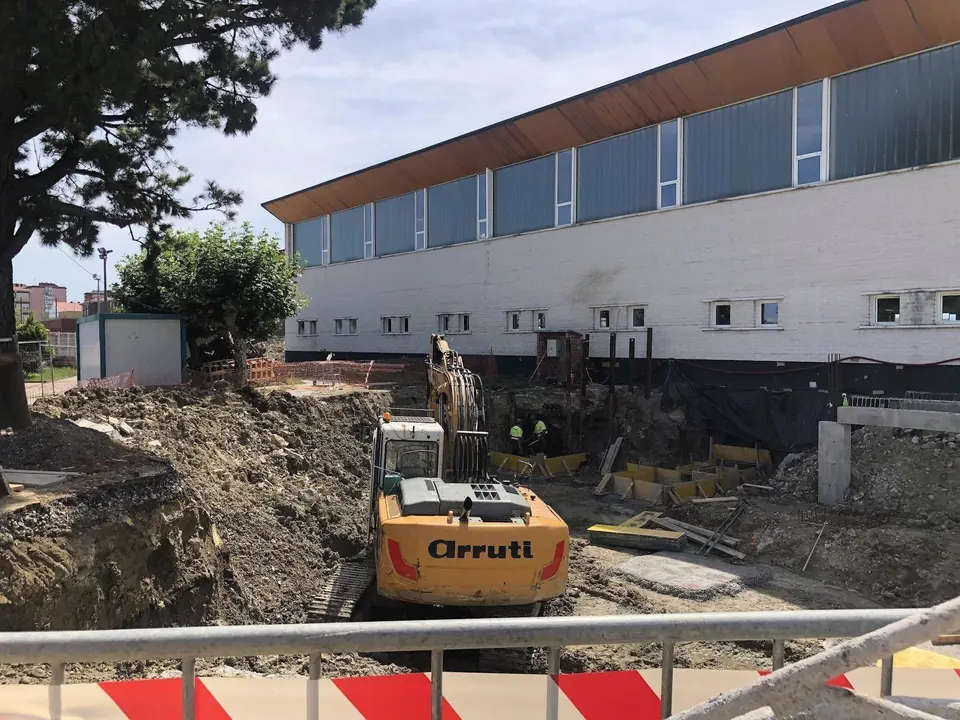 Obras ampliaci&oacute;n piscina complejo deportivo Ruth Beitia