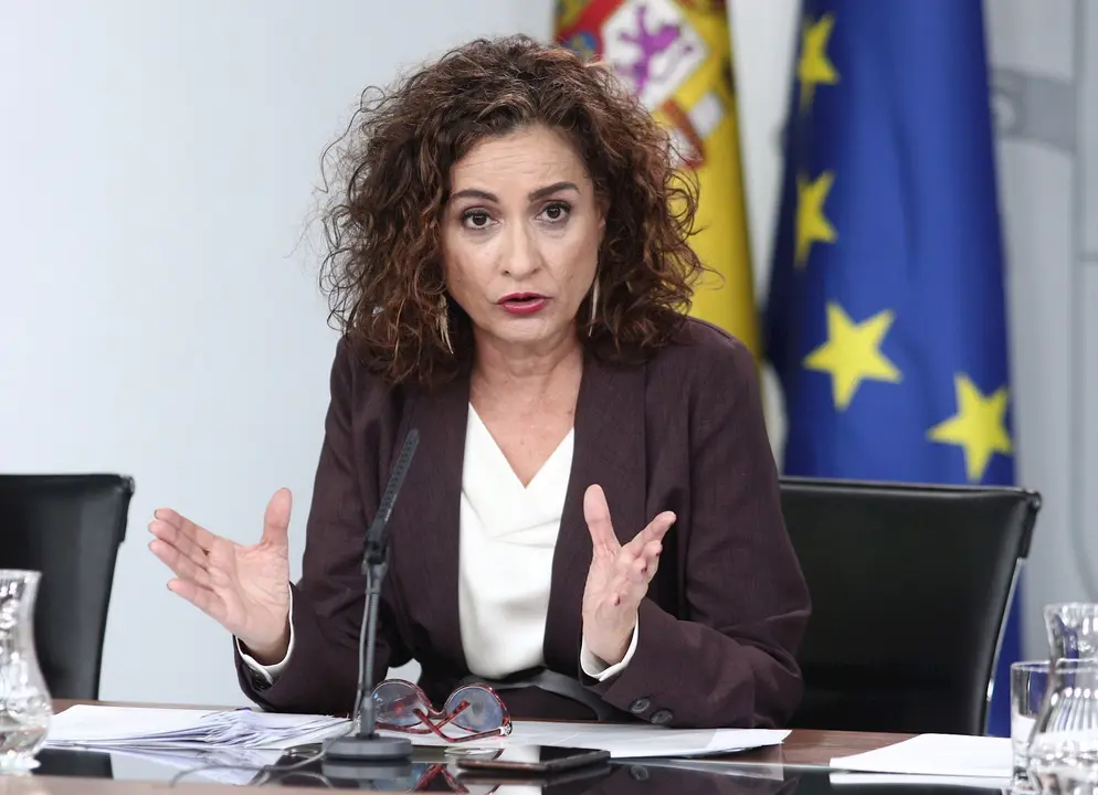 La ministra de Hacienda y Portavoz del Gobierno, Mar&iacute;a Jes&uacute;s Montero, comparece en rueda de prensa ante los medios de comunicaci&oacute;n tras el primer Consejo de Ministros celebrado en martes en Moncloa, Madrid (Espa&ntilde;a), a 21 de enero de 2020.