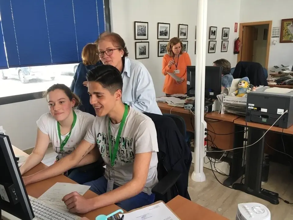 Alumnos que realizan pr&aacute;cticas laborales de Gesti&oacute;n Administrativa en el &Aacute;rea Sanitaria Norte