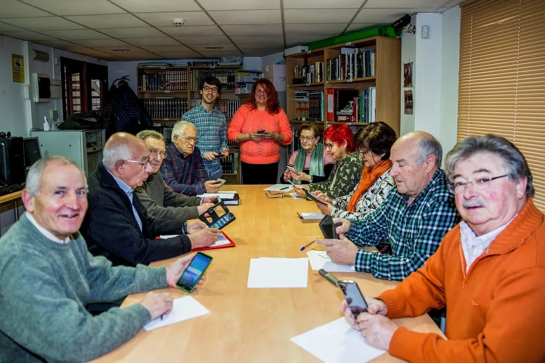 Nota Curso Uso Del M&oacute;vil Para Mayores