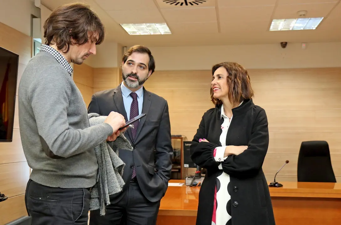 La Consejera De Presidencia, Interior, Justicia Y Acci&oacute;n Exterior, Paula Fern&aacute;ndez Via&ntilde;a, Visita Los Juzgados De Castro