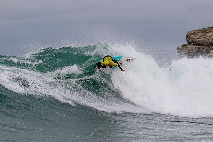 El surfista Pablo Gutiérrez en el I Rip Curl Santa Marina Challenge