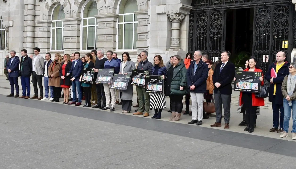 Minuto de silencio en Santander por la mujer asesinada en Barcelona