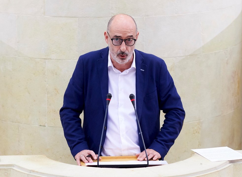El portavoz de Ciudadanos Cantabria, Félix Álvarez , interviene en la sesión plenaria del Parlamento de Cantabria para la aprobación de los Presupuestos de 2020, en Santander (España), a 19 de diciembre de 2019.