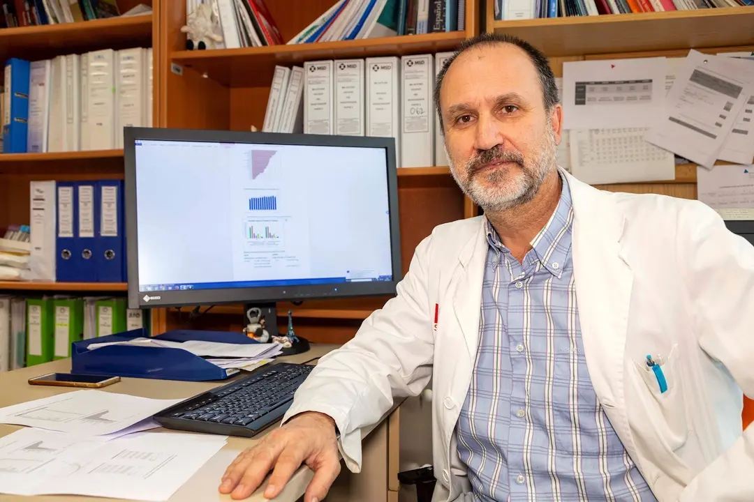 Fernando Rivera, jefe del Servicio de Oncolog&iacute;a del Hospital Valdecilla