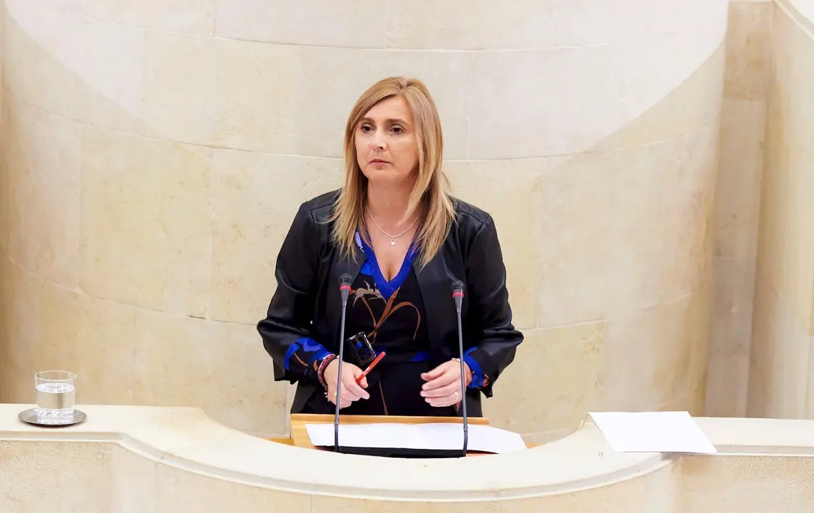 La portavoz y secretaria de Organizaci&oacute;n del PSOE en Cantabria, Noelia Cobo, interviene durante la sesi&oacute;n plenaria del Parlamento de Cantabria para la aprobaci&oacute;n de los Presupuestos de 2020, en Santander (Espa&ntilde;a), a 19 de diciembre de 2019.