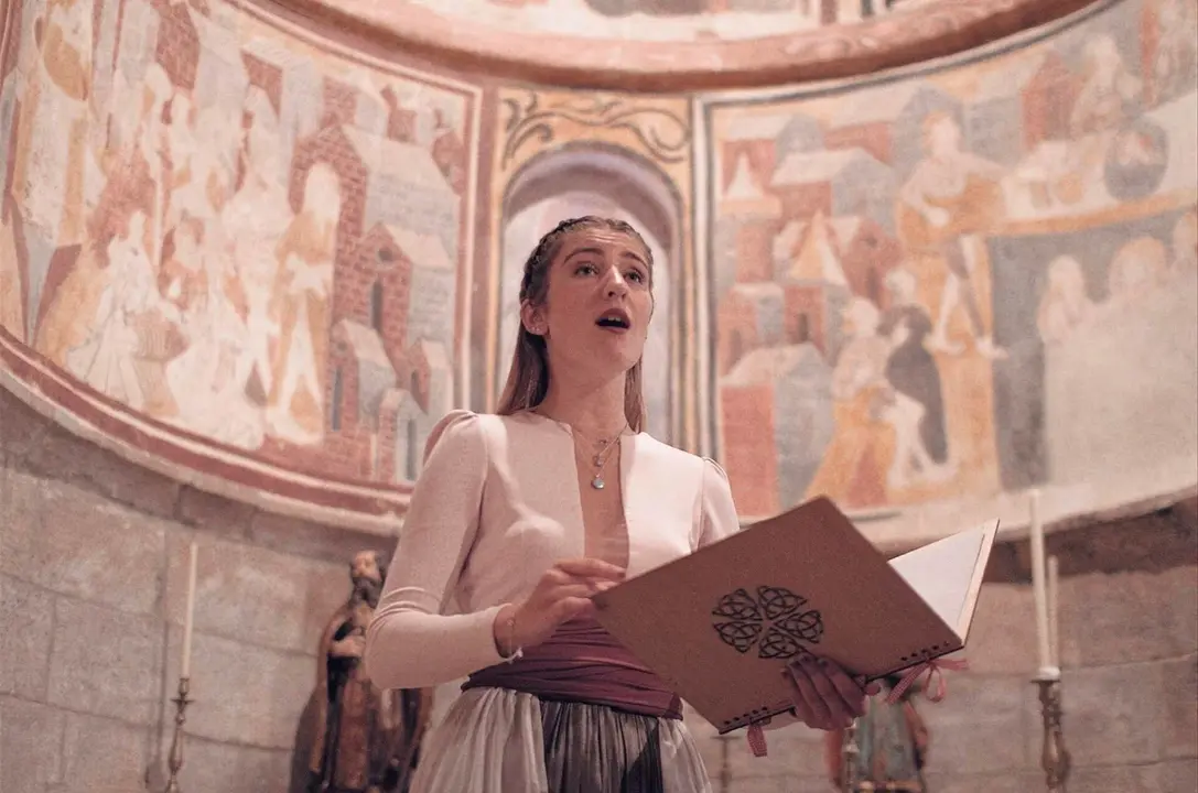 Cristina Gal&aacute;n, soprano