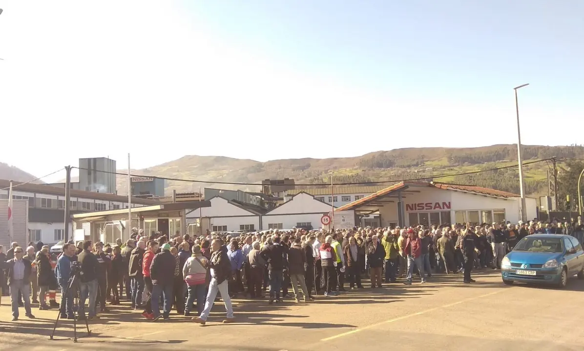 Concentracion en Nissan de Los Corrales