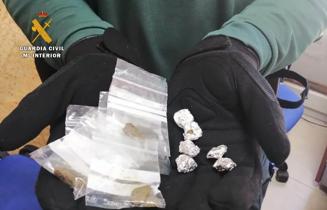 Rdo. Nota De Prensa Guardia Civil (Desactivado Un Punto De Venta De Hach&iacute;s Al Menudeo En Sar&oacute;n)