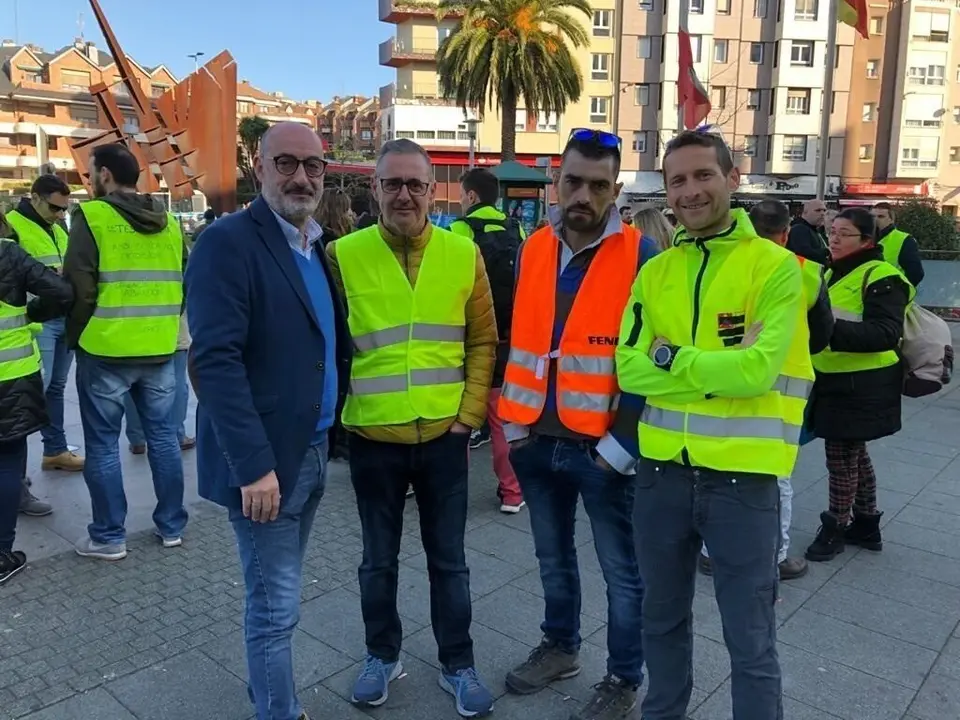 F&eacute;lix &Aacute;lvarez en la concentraci&oacute;n de trabajadores de Ambuib&eacute;rica