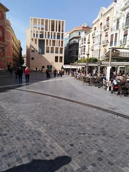 Plaza Bellugam, buen tiempo, primavera, invierno