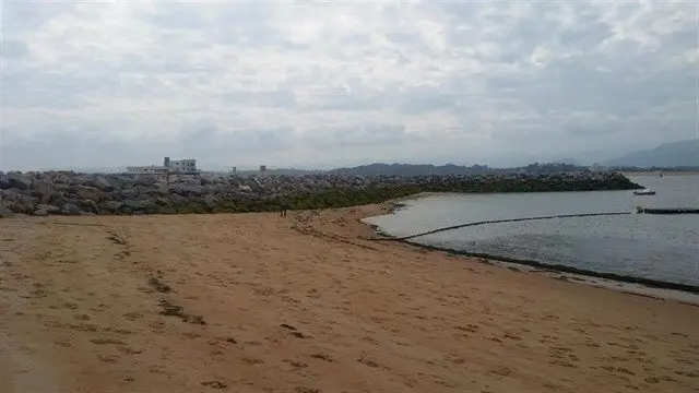 El espig&oacute;n ya construido en La Magdalena antes de que se parase la ejecuci&oacute;n del proyecto