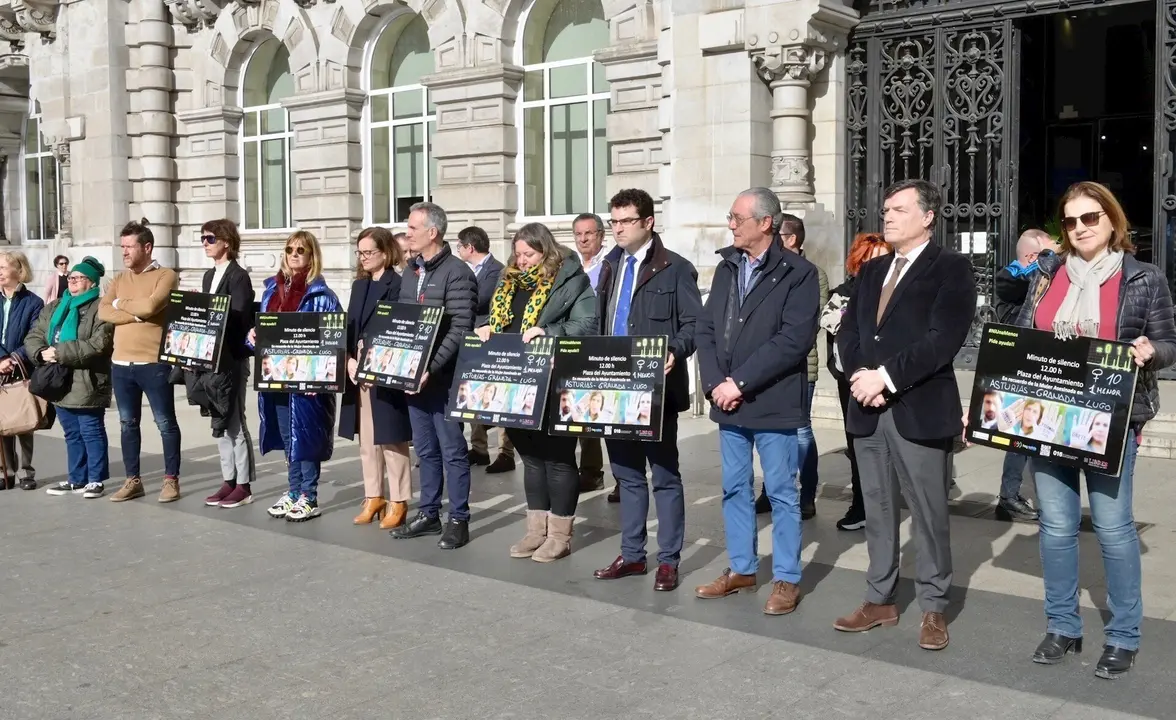 Minuto de silencio por las mujeres asesinadas