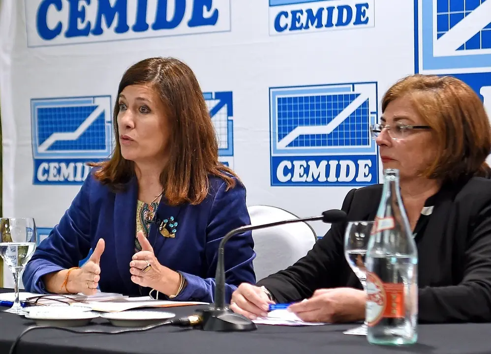Mar ESpa&ntilde;a, directora de AEPD (izda) y Ana Campos de Cemide