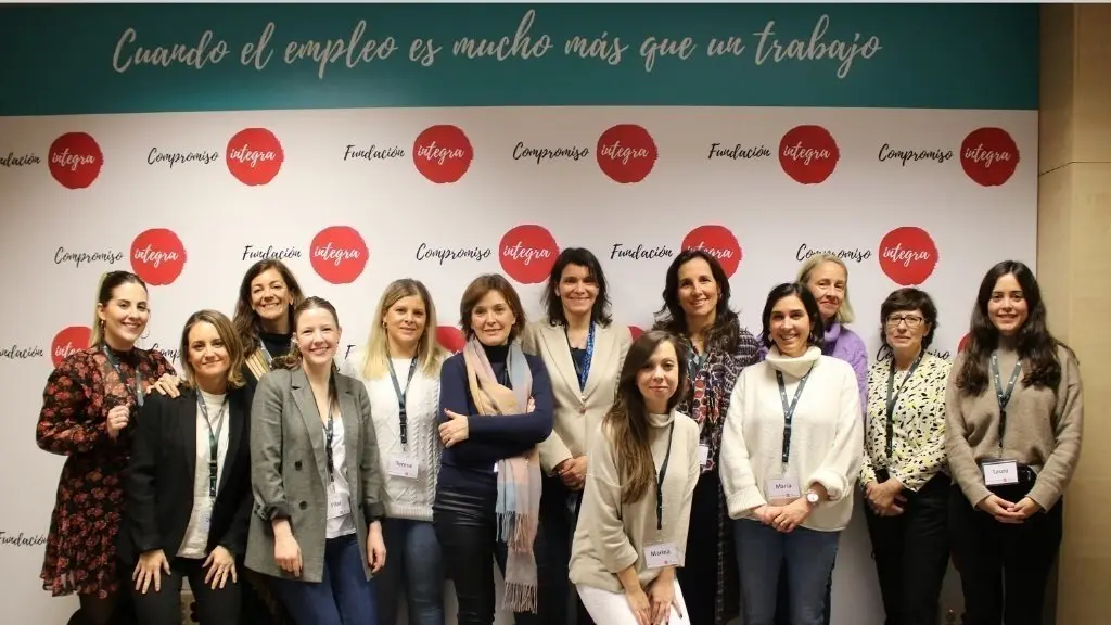 Fundaci&oacute;n Integra y Banco Santander lanzan la cuarta edici&oacute;n del proyecto 'De Mujer a Mujer'