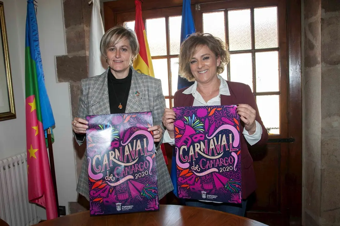 La alcaldesa y la concejala de festejos en la presentaci&oacute;n del Carnaval 2020