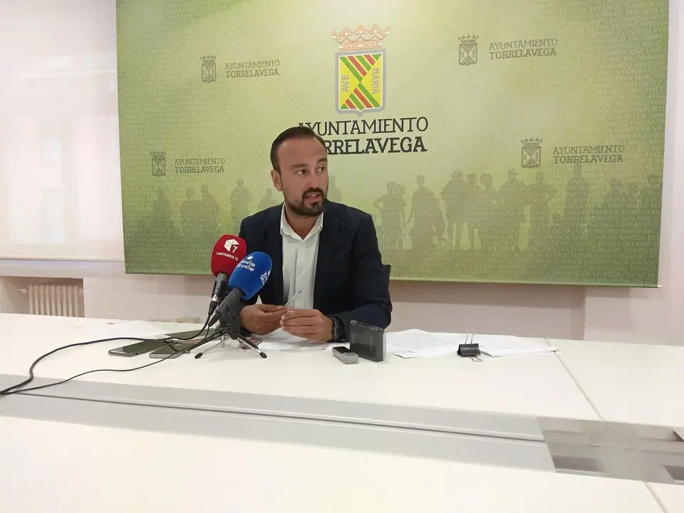 El alcalde de Torrelavega, Javier L&oacute;pez Estrada