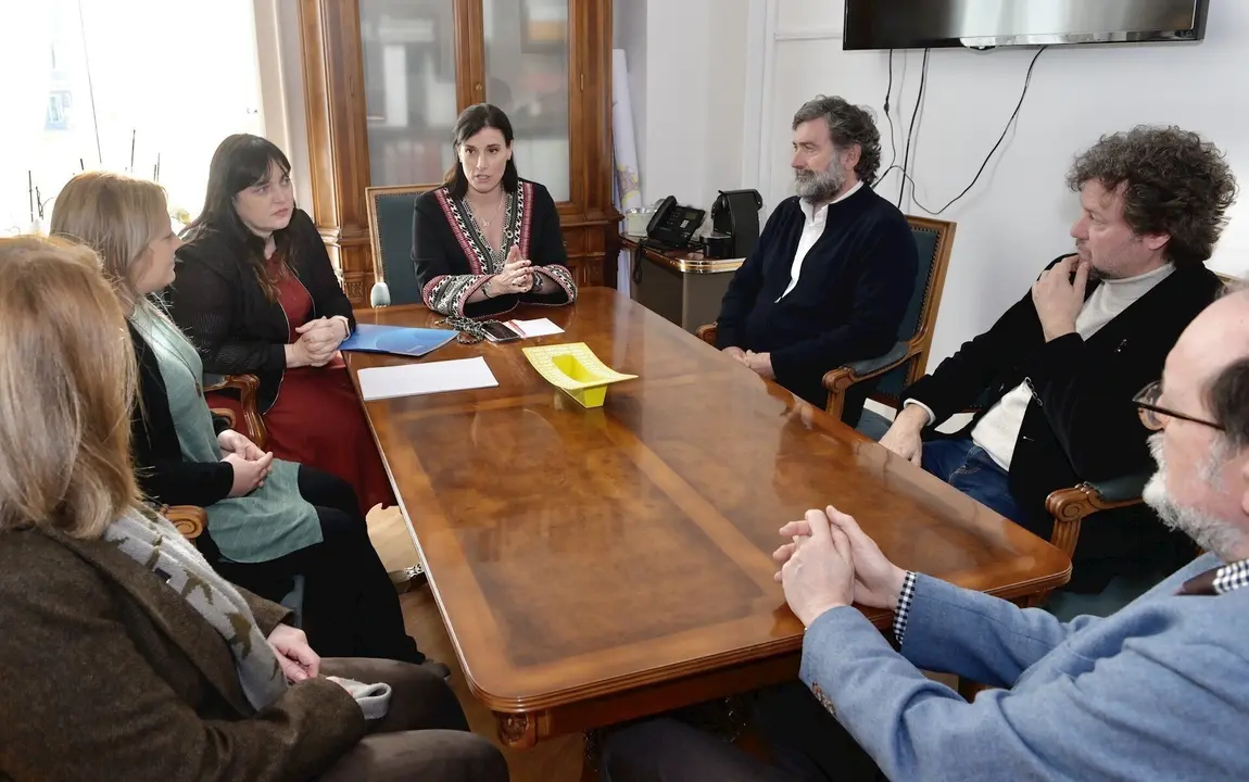 Reuni&oacute;n para ordenaza de becas al estudio