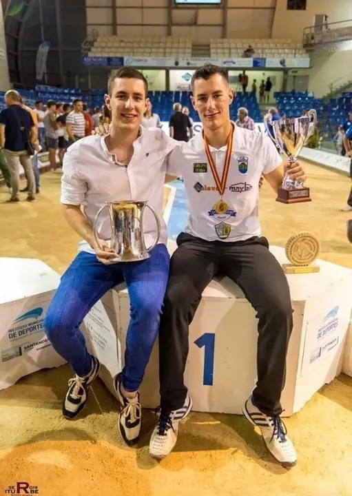Jugadores de bolos V&iacute;ctor y Jose Manuel Gonz&aacute;lez