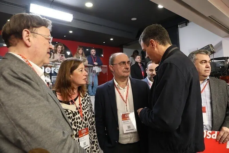 El presidente de Arag&oacute;n, Javier Lamb&aacute;n, en el Comit&eacute; Federal del PSOE con Pedro S&aacute;nchez