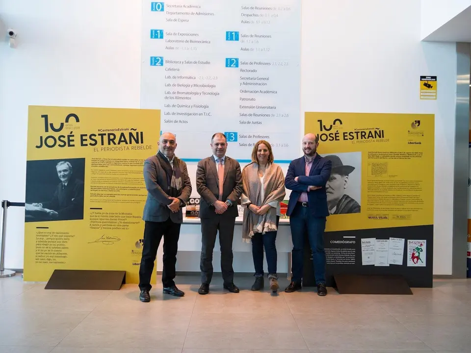 Inauguraci&oacute;n exposici&oacute;n de la APC sobre Estra&ntilde;i