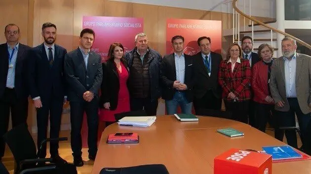 Colectivos agrarios se re&uacute;nen con PSOE, PP y Ciudadanos en el Congreso.