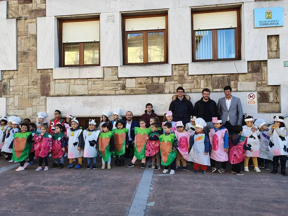Los ni&ntilde;os del colegio Mayer visitan el Ayuntamiento