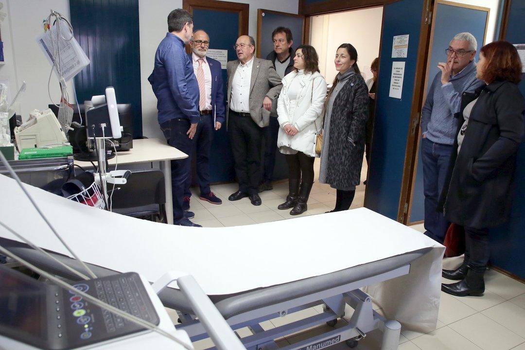 El consejero de Sanidad, Miguel Rodríguez, se reúne con el alcalde de San Vicente de la Barquera, Dionisio Luguera, y posteriormente visita el Centro de Salud