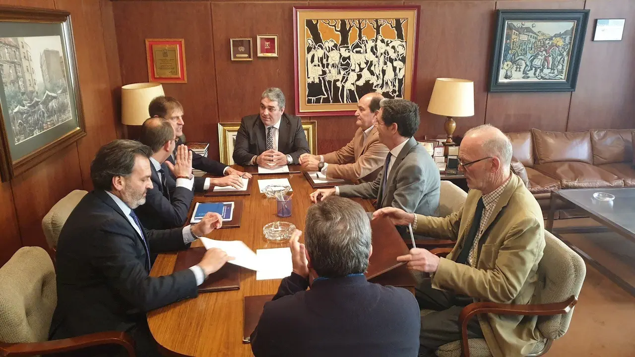 Reuni&oacute;n de las c&aacute;maras y CEOE