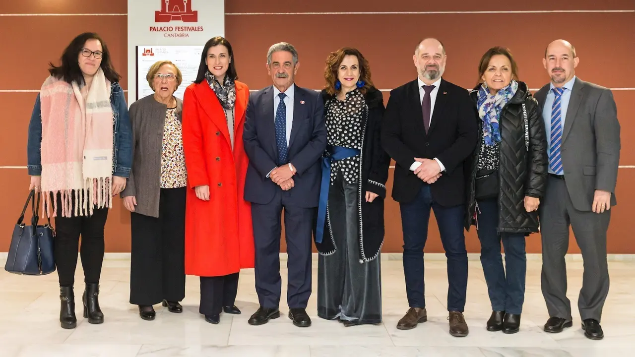 Autoridades asistentes al festival de Ampros