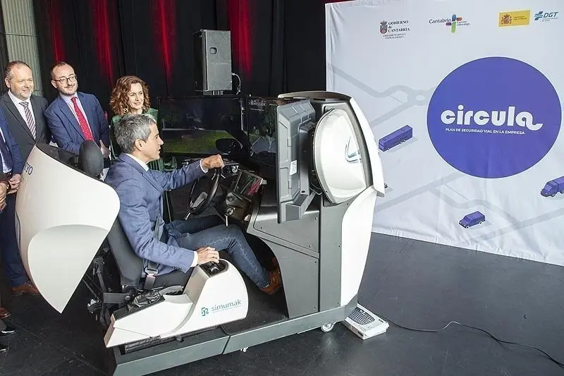 11:00	Sala Argenta, Palacio de Festivales 	El vicepresidente y consejero de Universidades, Igualdad, Cultura y Deporte, Pablo Zuloaga y la consejera de Empleo y Pol&iacute;ticas Sociales, Ana Bel&eacute;n &Aacute;lvarez, asisten al acto de entrega de los distintivos de seguridad vial del proyecto &lsquo;Circula&rsquo;.

nr &copy;
28 feb 2020