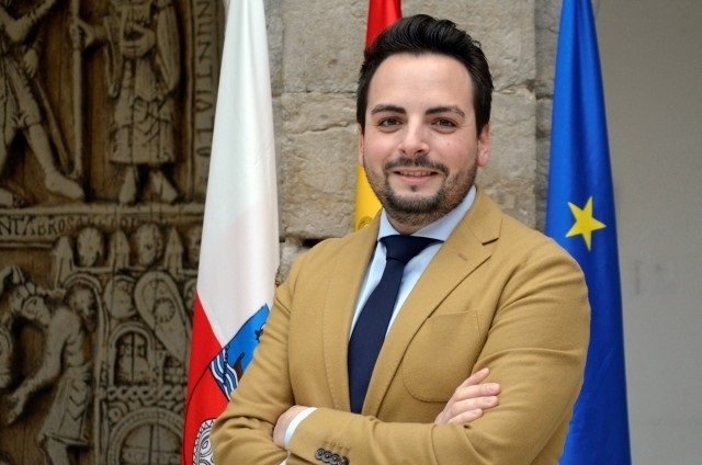 El diputado del PP en el Parlamento de Cantabria Álvaro Aguirre