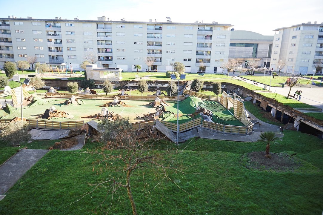 Hundimiento de un parque infantil y un parking subterráneo en Nueva Montaña (Santander)