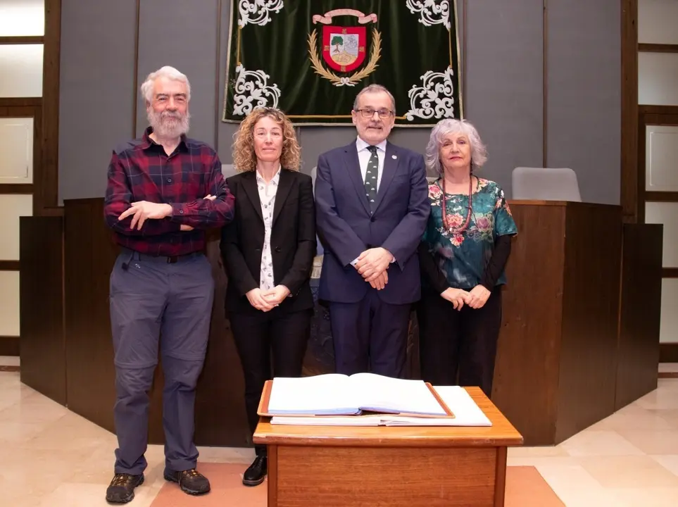 Nota Uc Mar&iacute;a Amor Hurl&eacute; Y Juan Carlos Garc&iacute;a Codr&oacute;n Toman Posesi&oacute;n Como Nuevos Directores De Departamento De La Uc
