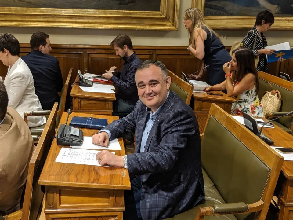 El senador del PRC Fern&aacute;ndez Viadero, portavoz del Grupo Mixto en las comisiones de Agricultura y Ciencia