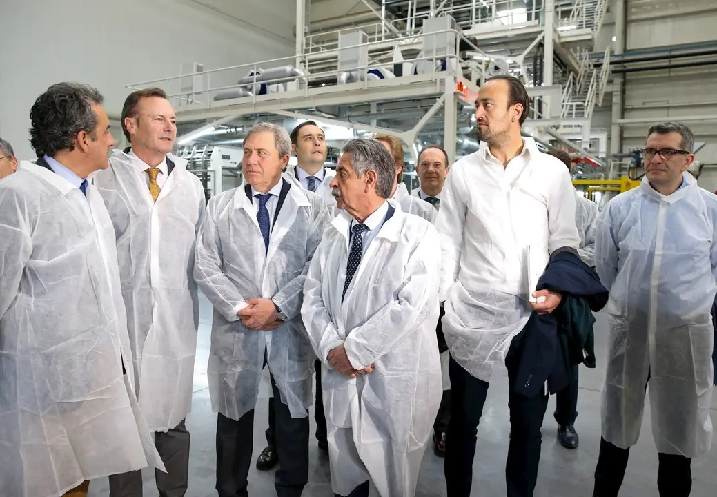 El presidente y los consejeros de Industria y Desarrollo Rural visitan el Grupo Armando &Aacute;lvarez