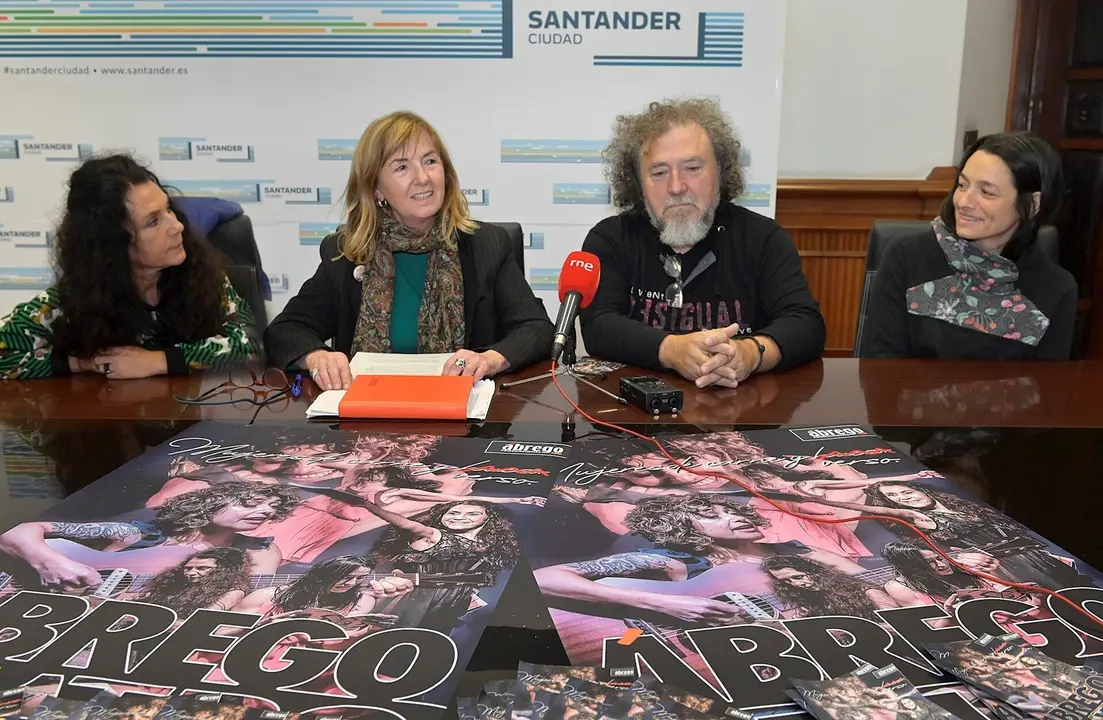 Presentaci&oacute;n de 'Mujeres de carne y verso' de &Aacute;brego Teatro