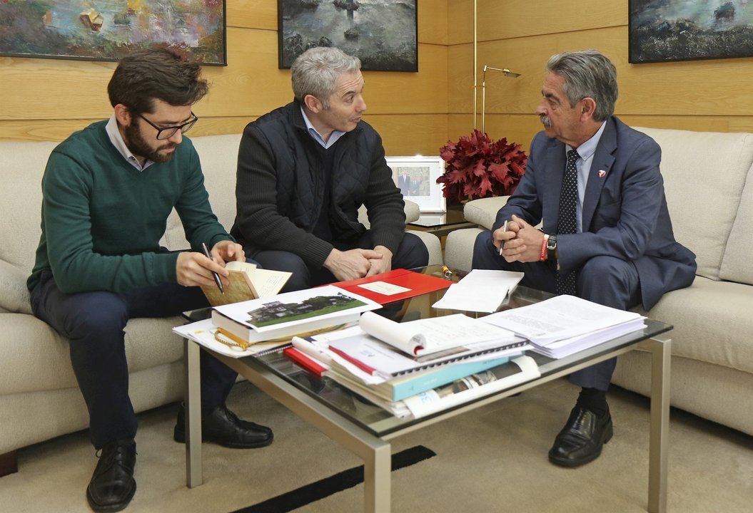 Gobierno De Cantabria.  El Presidente De Cantabria, Miguel Ángel Revilla, Recibe Al Alcalde De Guriezo, Ángel Llano.  5 Marzo 2020