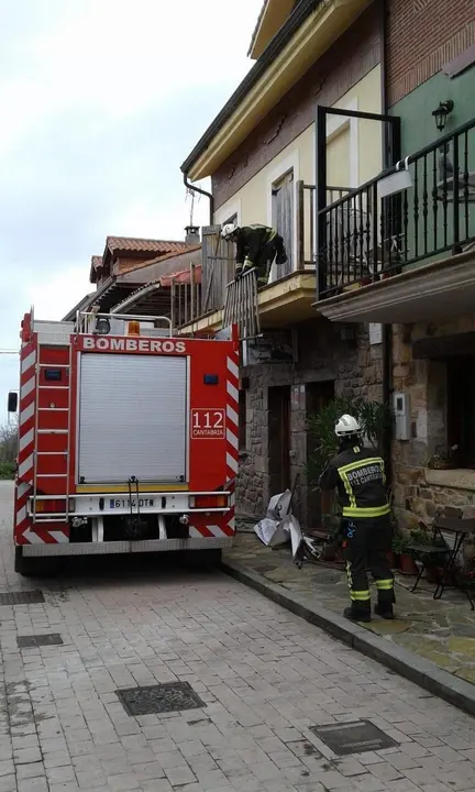 EuropaPress_2692992_retirada_barandilla_balcon_sena