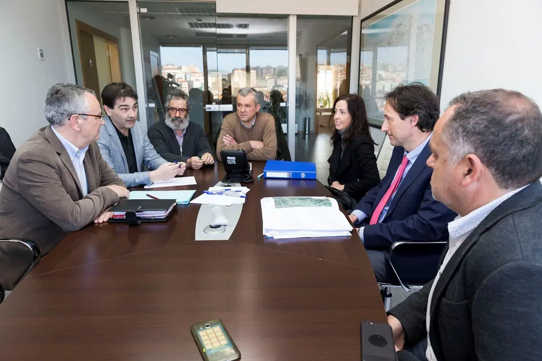 Reuni&oacute;n Gobierno de Cantabria, CHGC y alcaldes del Saja