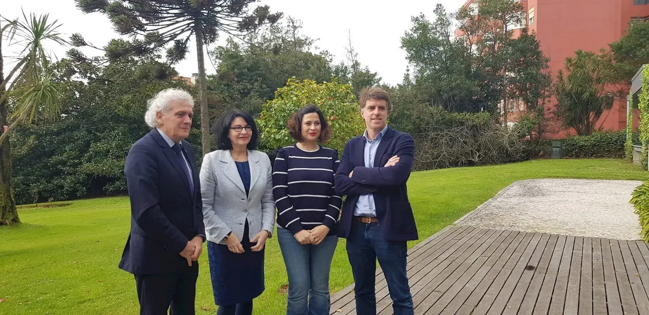 El presidente de la AEHC, &Aacute;ngel Cuevas; la directora general de Turismo de Cantabria, Eva Bartolom&eacute;; la concejal de Turismo de Santander, Miriam D&iacute;az, y el gerente del Plan Competitividad Tur&iacute;stico Ribamont&aacute;n al Mar, Luis Cay&oacute;n